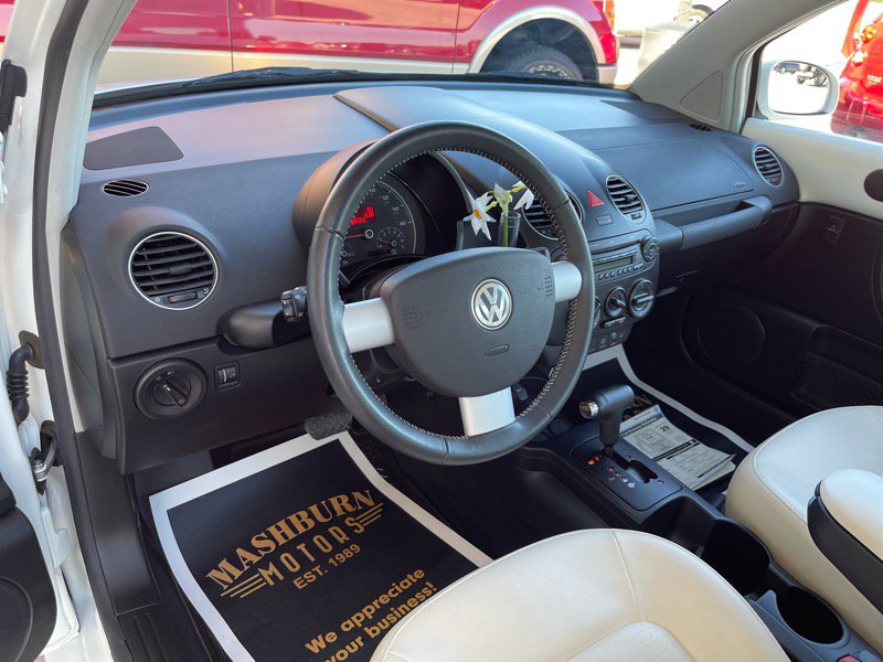 Used 2008 Volkswagen Beetle S image 25