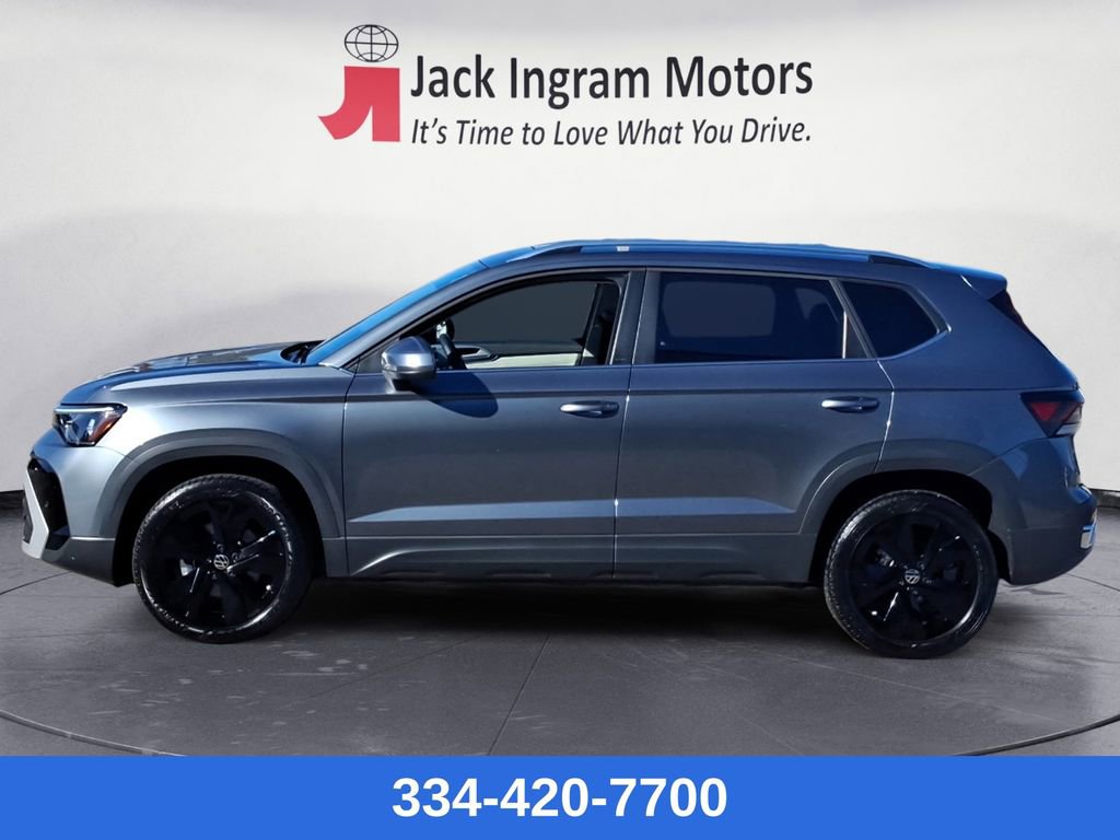 Certified 2025 Volkswagen Taos SE w/ Panoramic Sunroof Package image 2