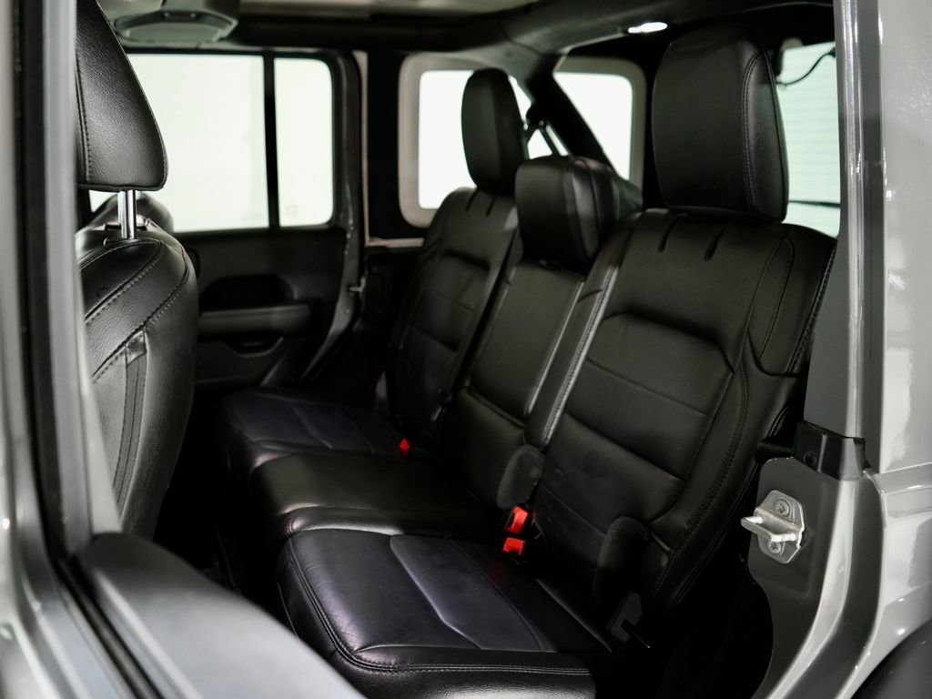 Used 2022 Jeep Wrangler Unlimited Sahara image 27