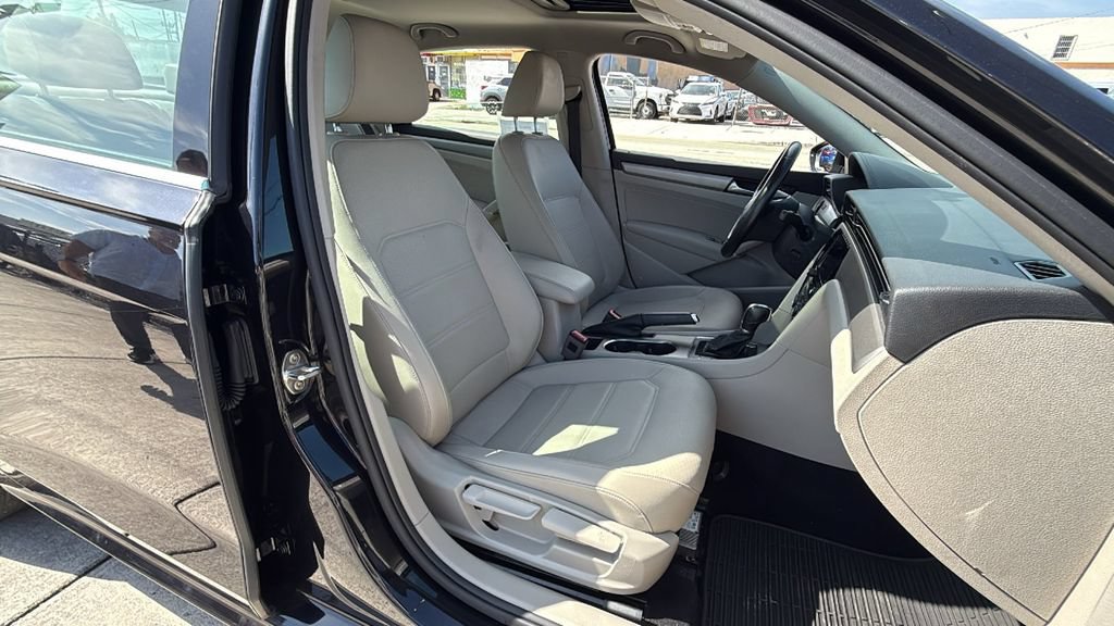 Used 2020 Volkswagen Passat 2.0T SE w/ Sunroof Package FWD image 38