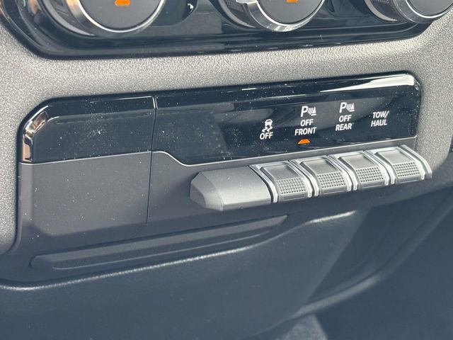 New 2026 RAM 1500 Express AWD/4WD image 25