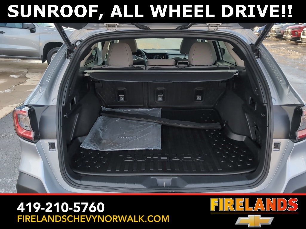 Used 2025 Subaru Outback Premium w/ Popular Package #1A image 17