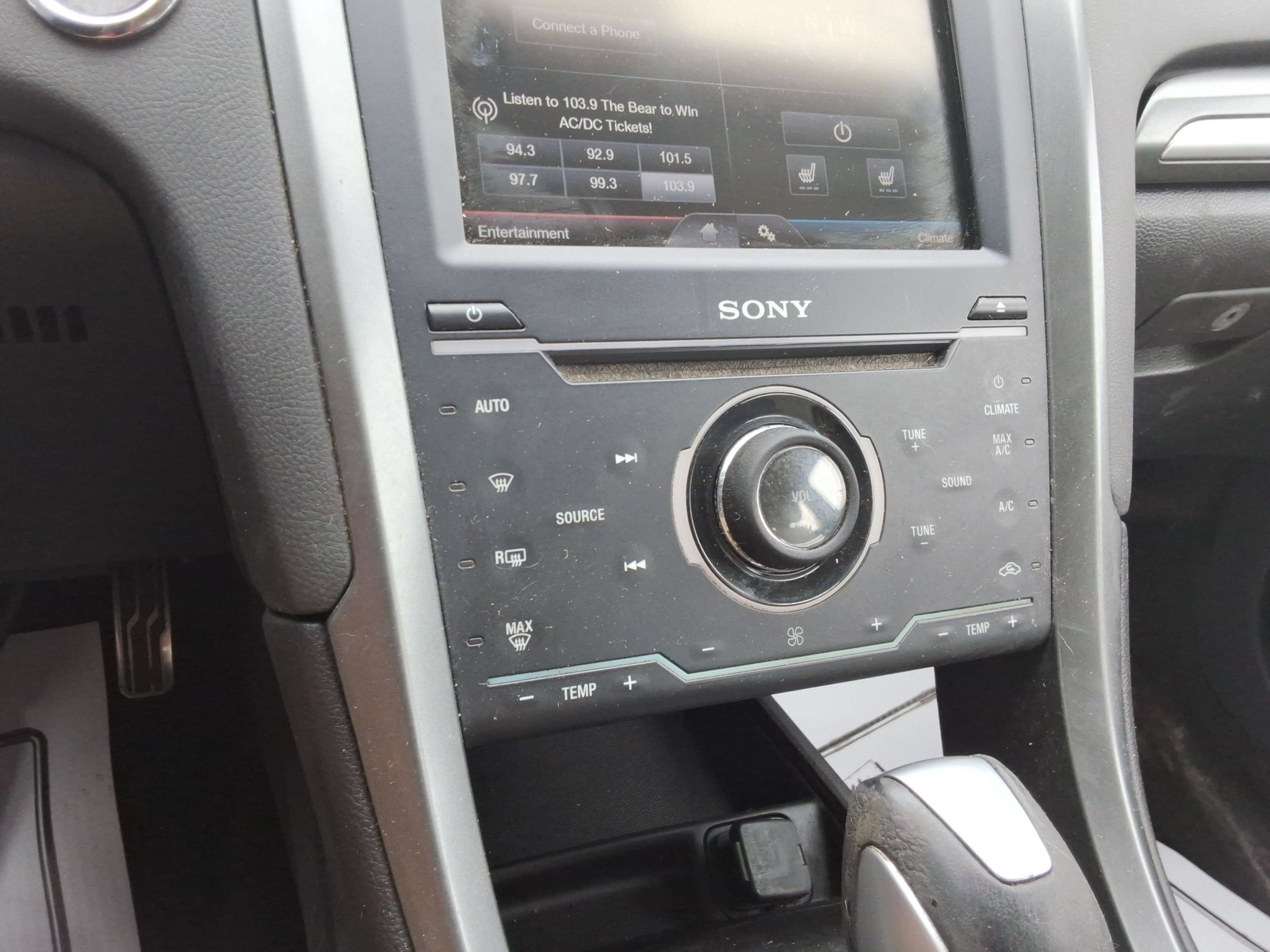 Used 2014 Ford Fusion Titanium FWD image 17
