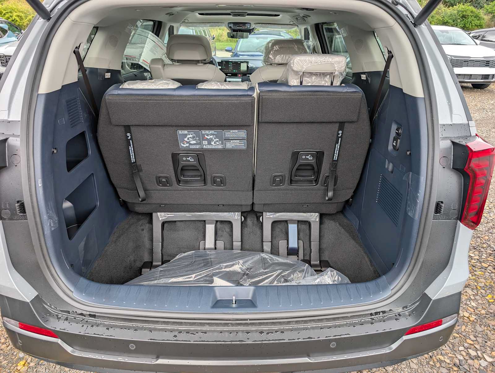 New 2027 Kia Carnival SX Prestige FWD image 7