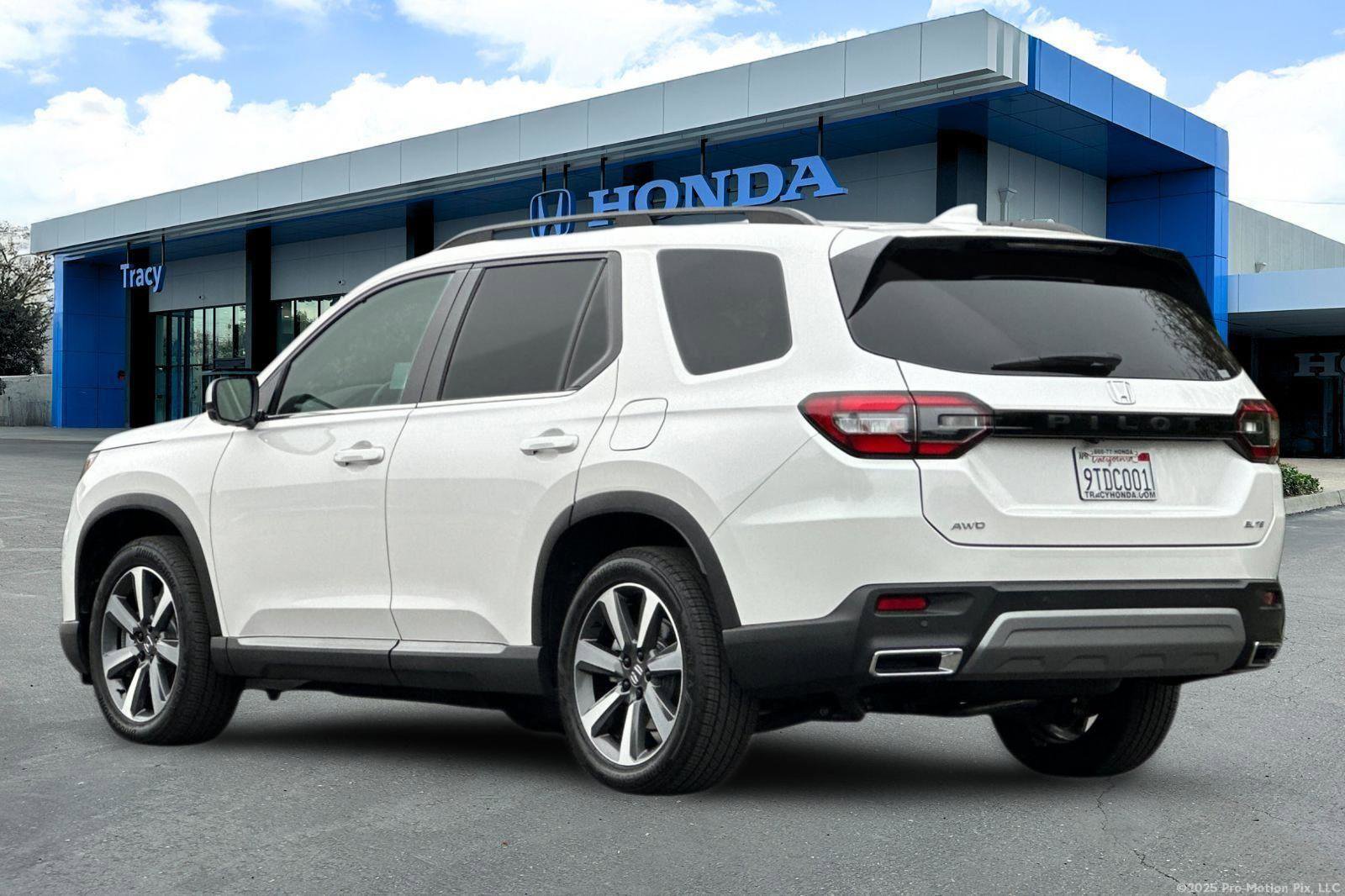 Certified 2025 Honda Pilot Elite image 10