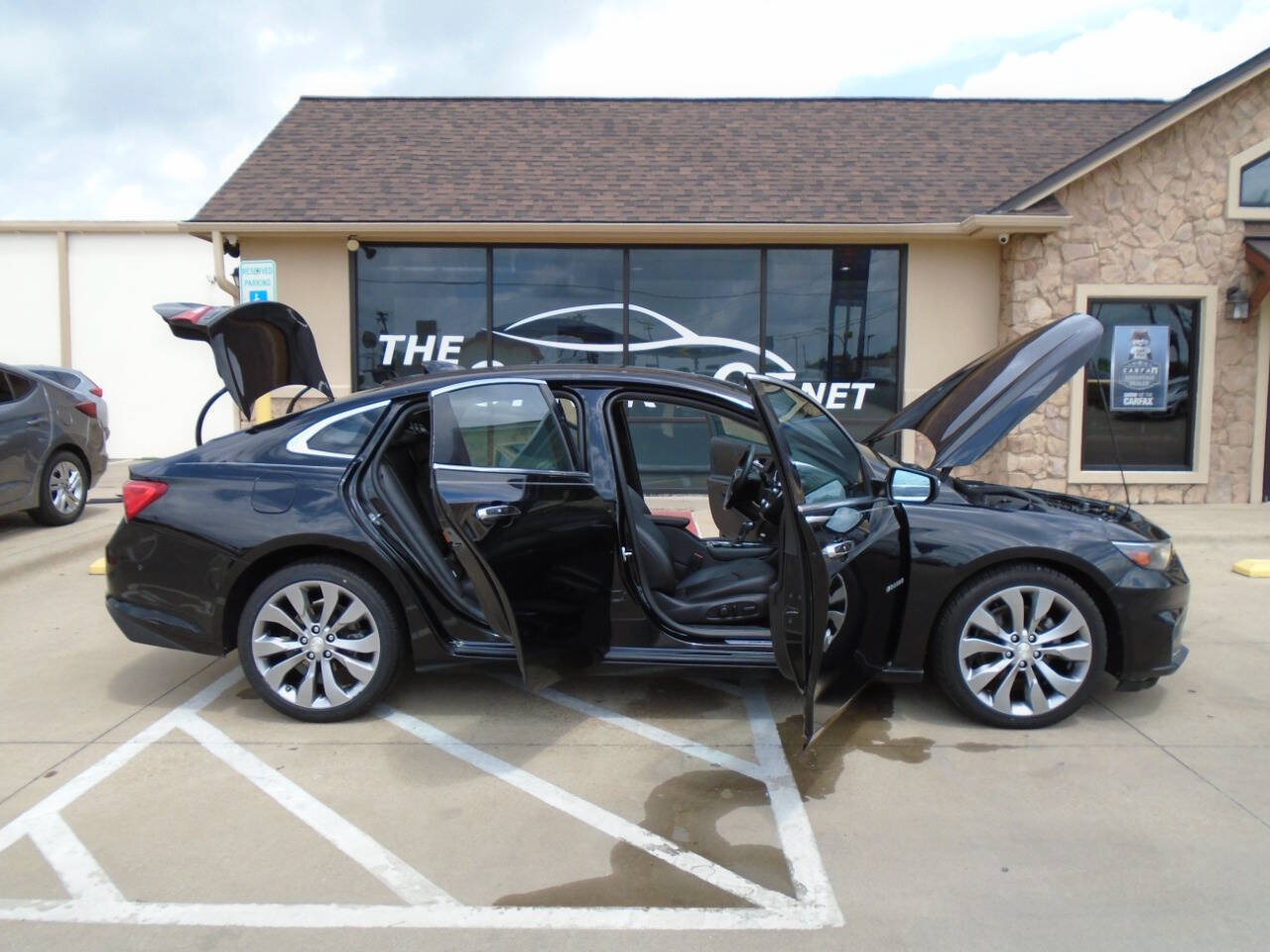 Used 2018 Chevrolet Malibu Premier w/ Premier Sun and Wheel Package FWD image 21