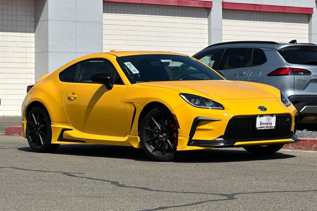 New 2026 Toyota GR86 YUZU Limited image 2