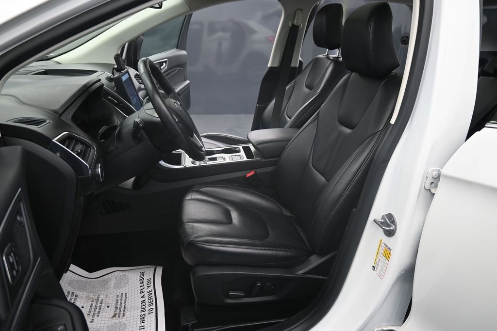 Used 2022 Ford Edge Titanium AWD/4WD image 23