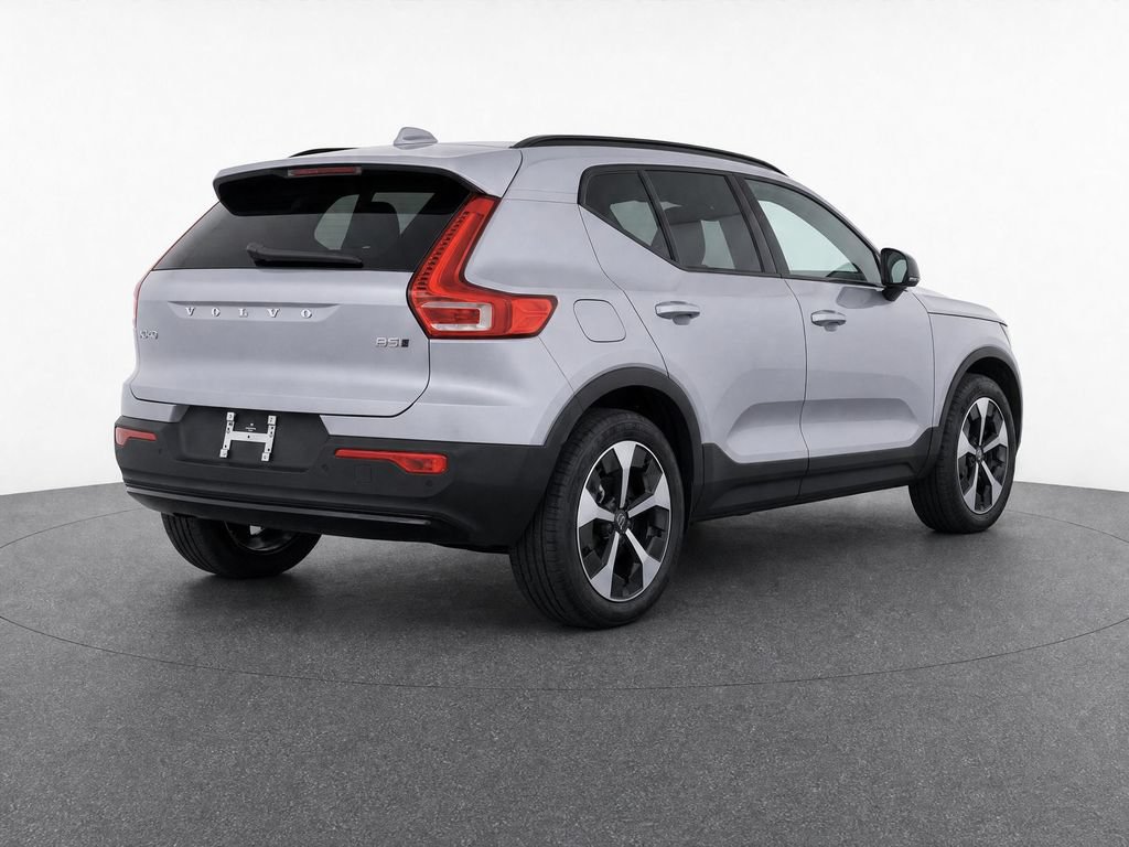 New 2026 Volvo XC40 B5 Plus w/ Protection Package Premier AWD/4WD image 4