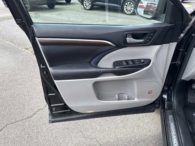 Used 2016 Toyota Highlander Limited Platinum w/ Protection Package #3 image 13