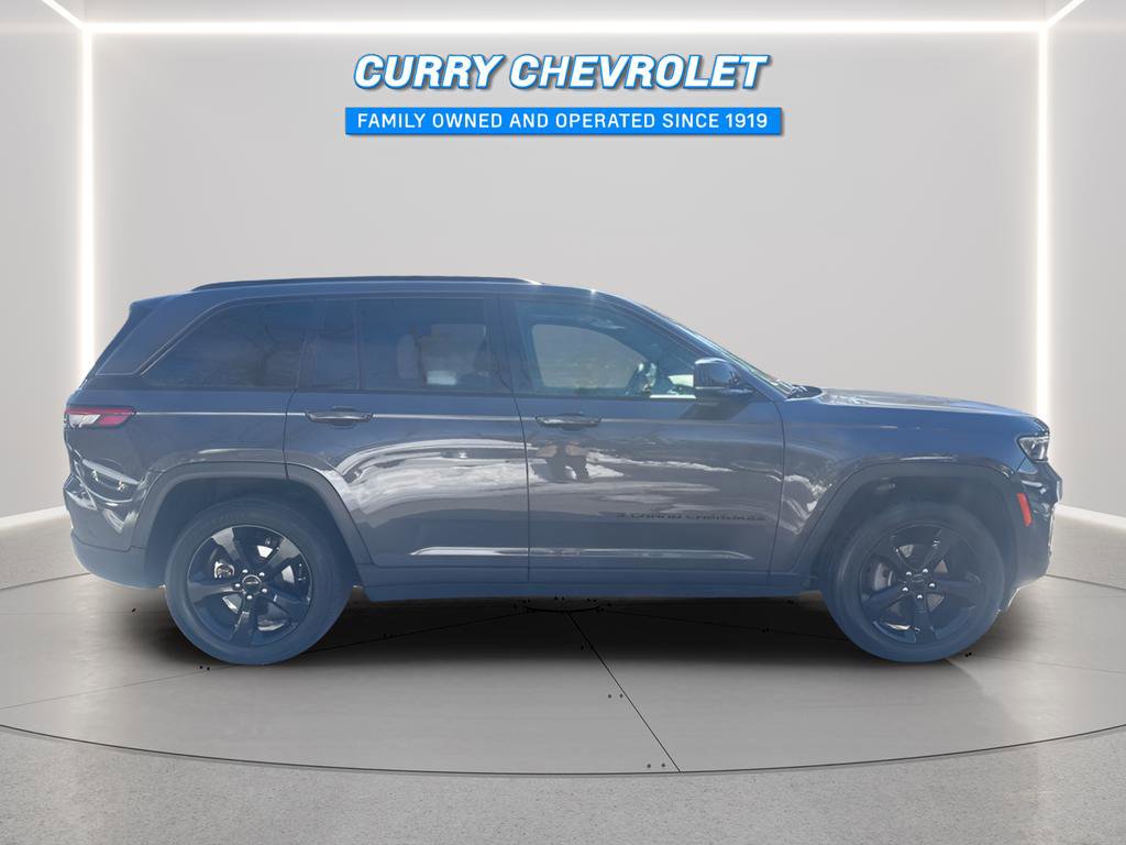 Used 2023 Jeep Grand Cherokee Altitude image 15