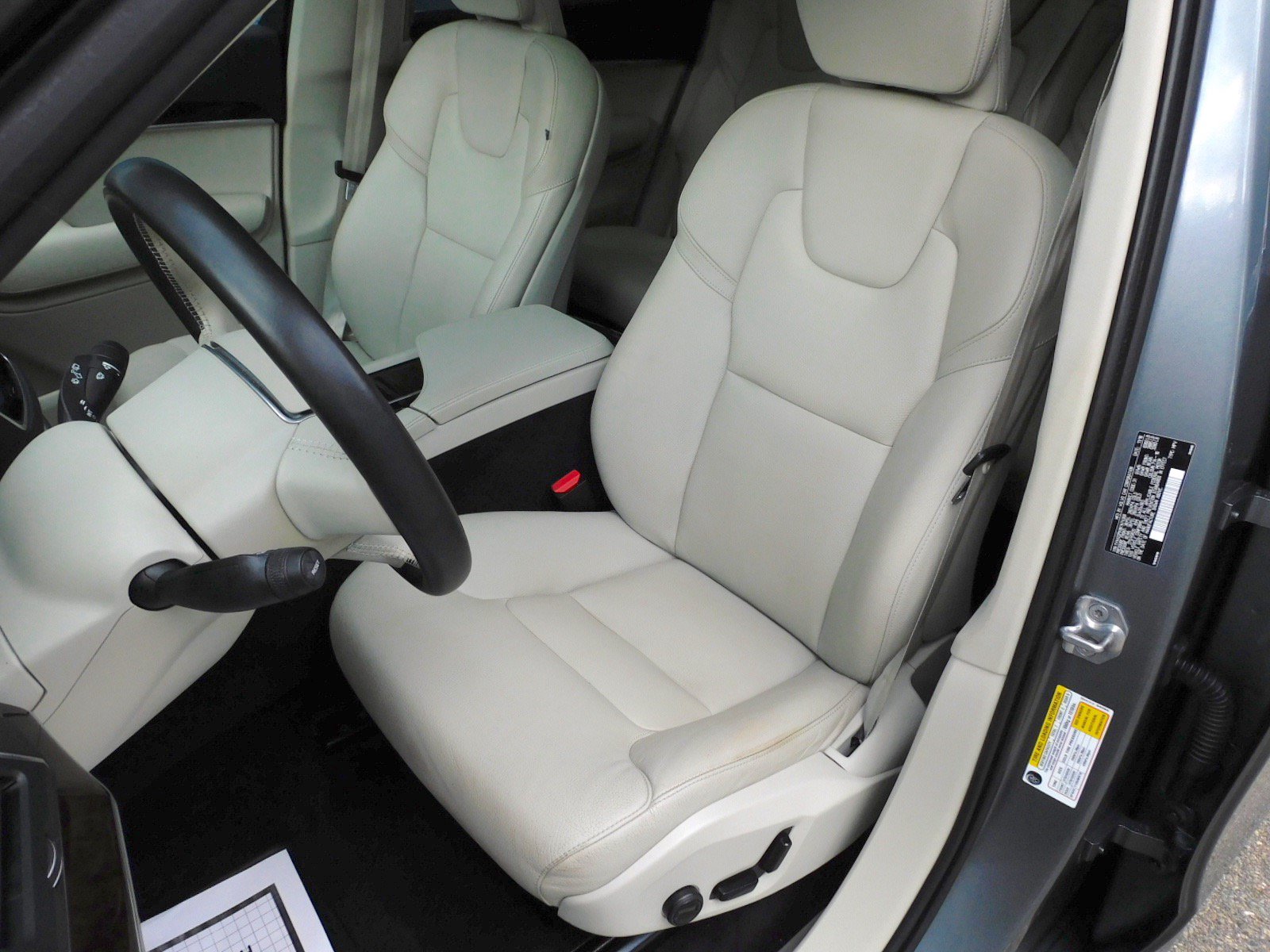 Used 2019 Volvo XC90 T6 Momentum w/ Advanced Package AWD/4WD image 14