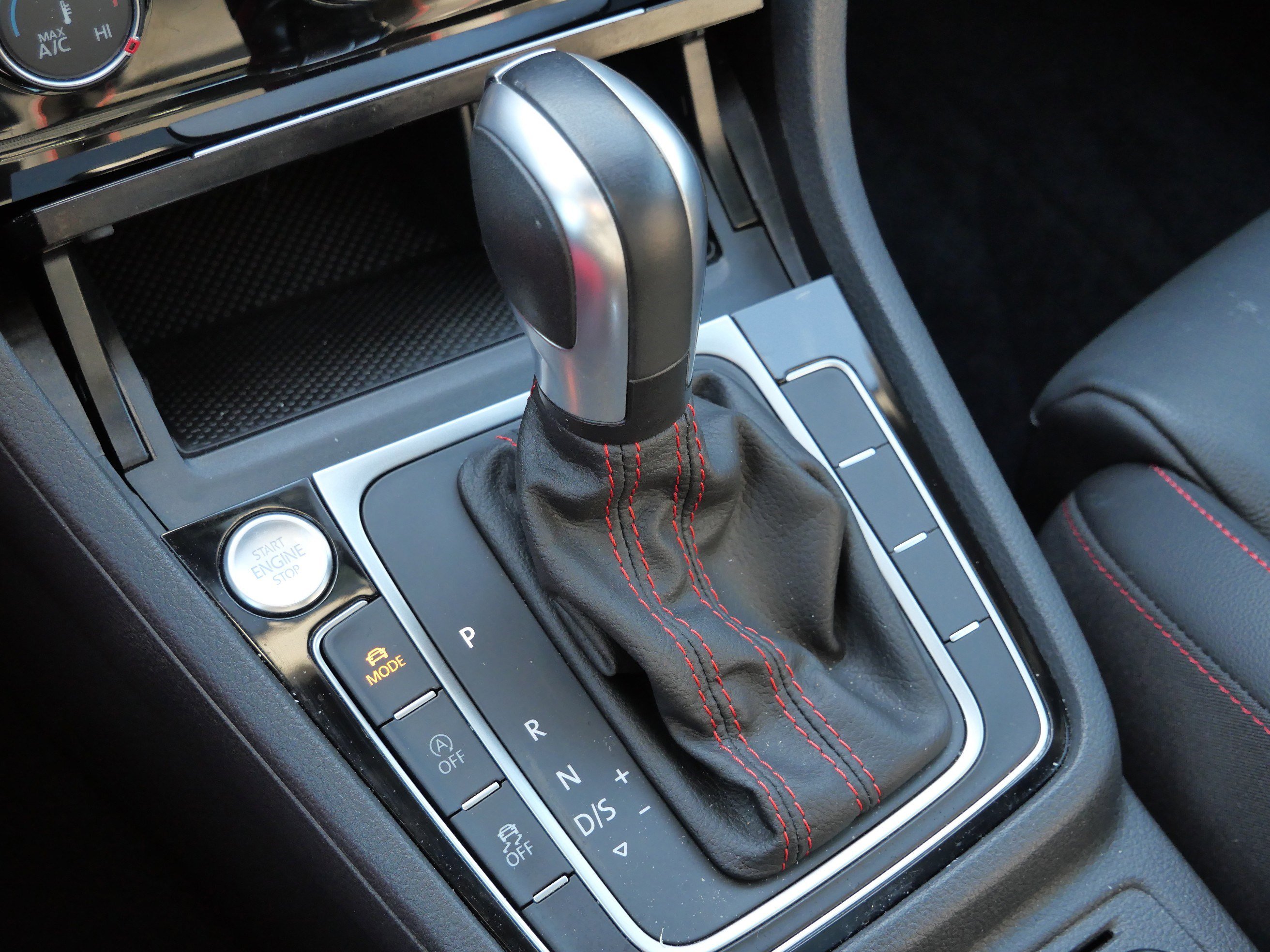 Used 2021 Volkswagen GTI SE image 25