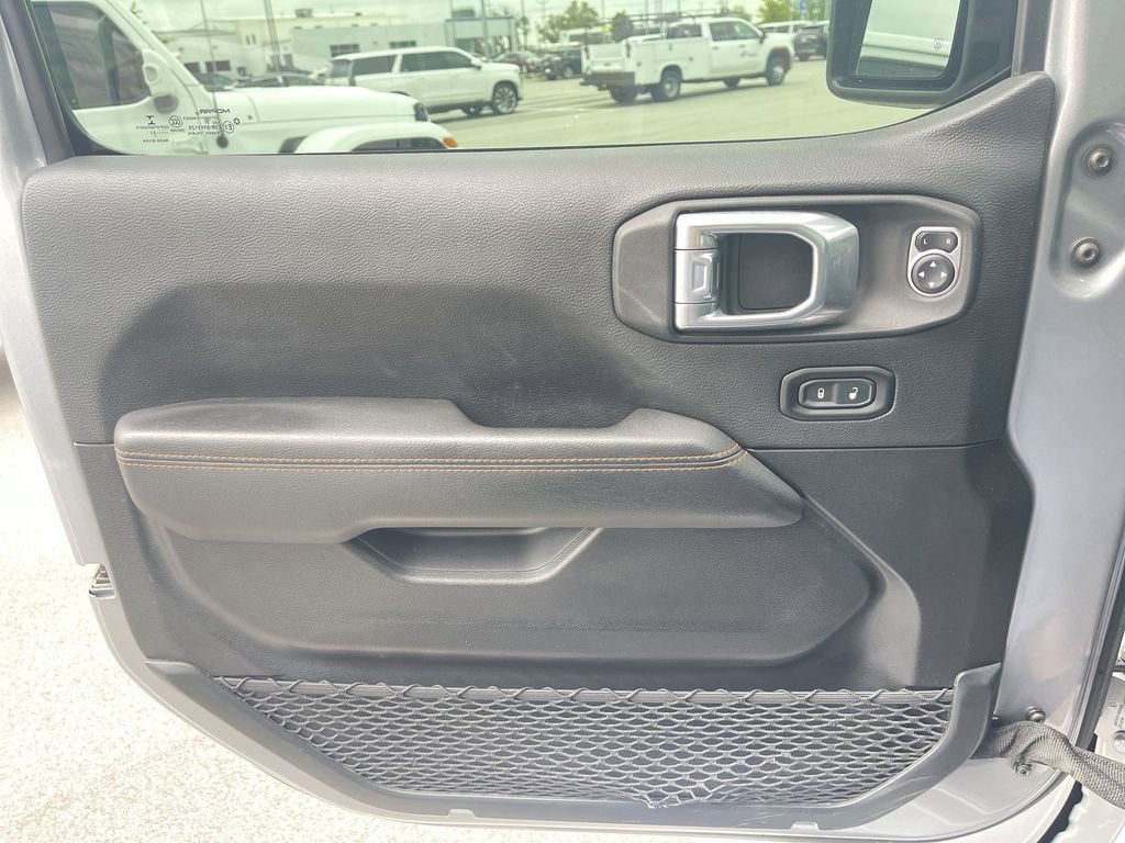 Used 2021 Jeep Gladiator Mojave AWD/4WD image 35