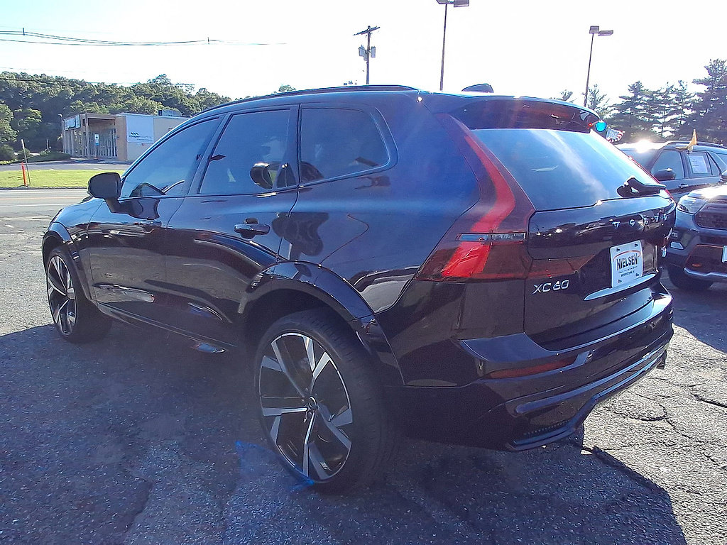 Certified 2025 Ford Explorer Active AWD/4WD image 28