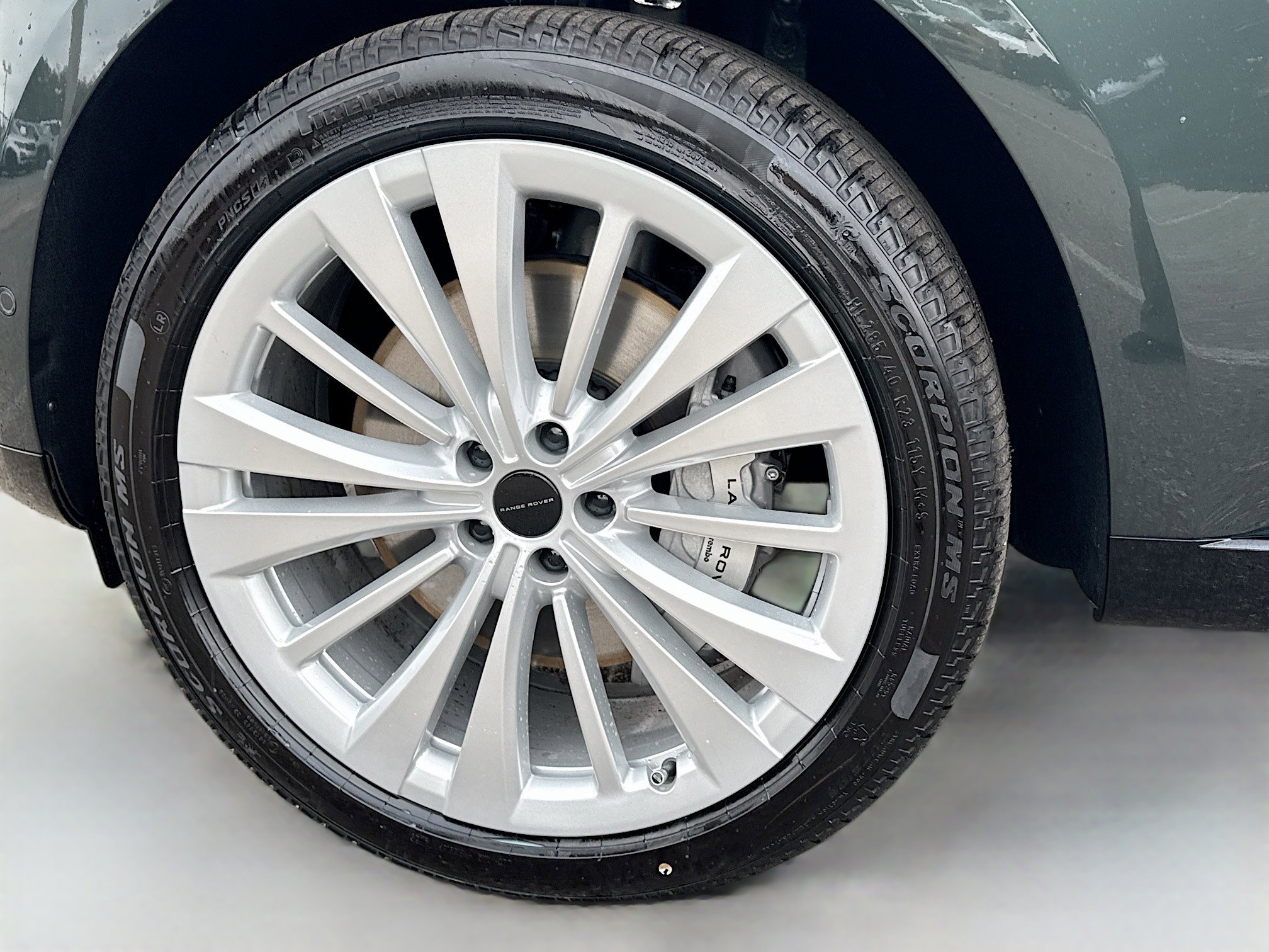 New 2026 Land Rover Range Rover SE image 40