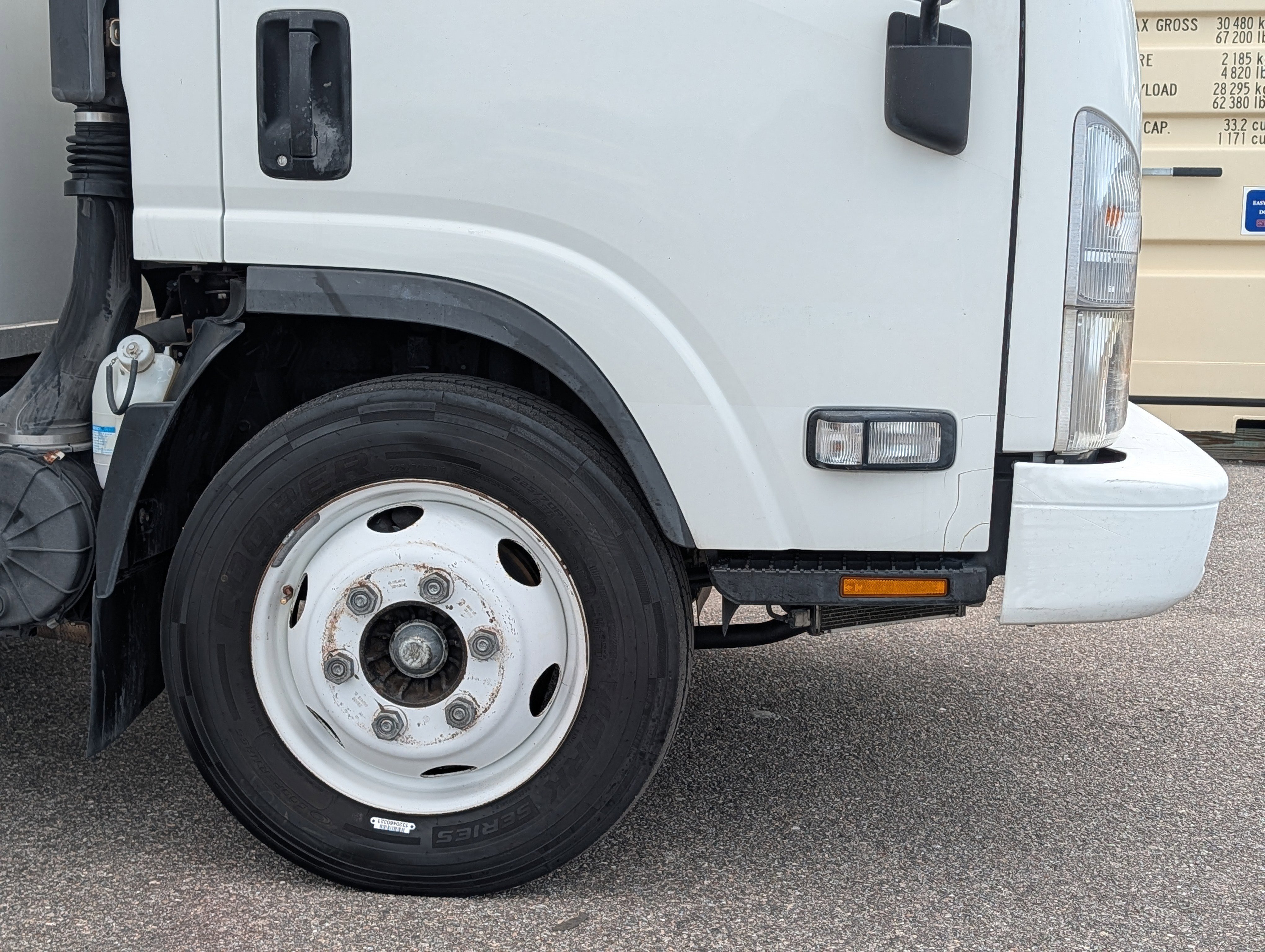 Used 2018 Isuzu NPR RWD image 11