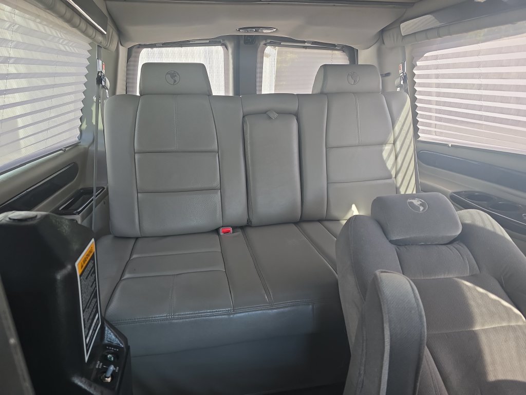 Used 2009 Chevrolet Express 1500 AWD w/ Preferred Equipment Group image 23