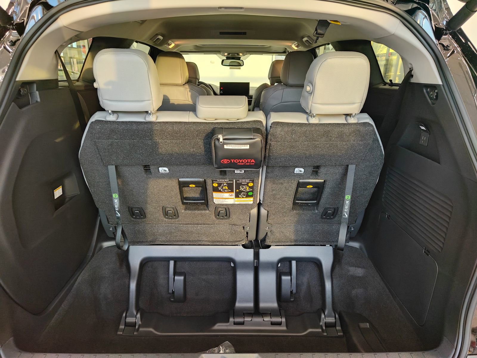 New 2026 Toyota Sienna XLE image 14