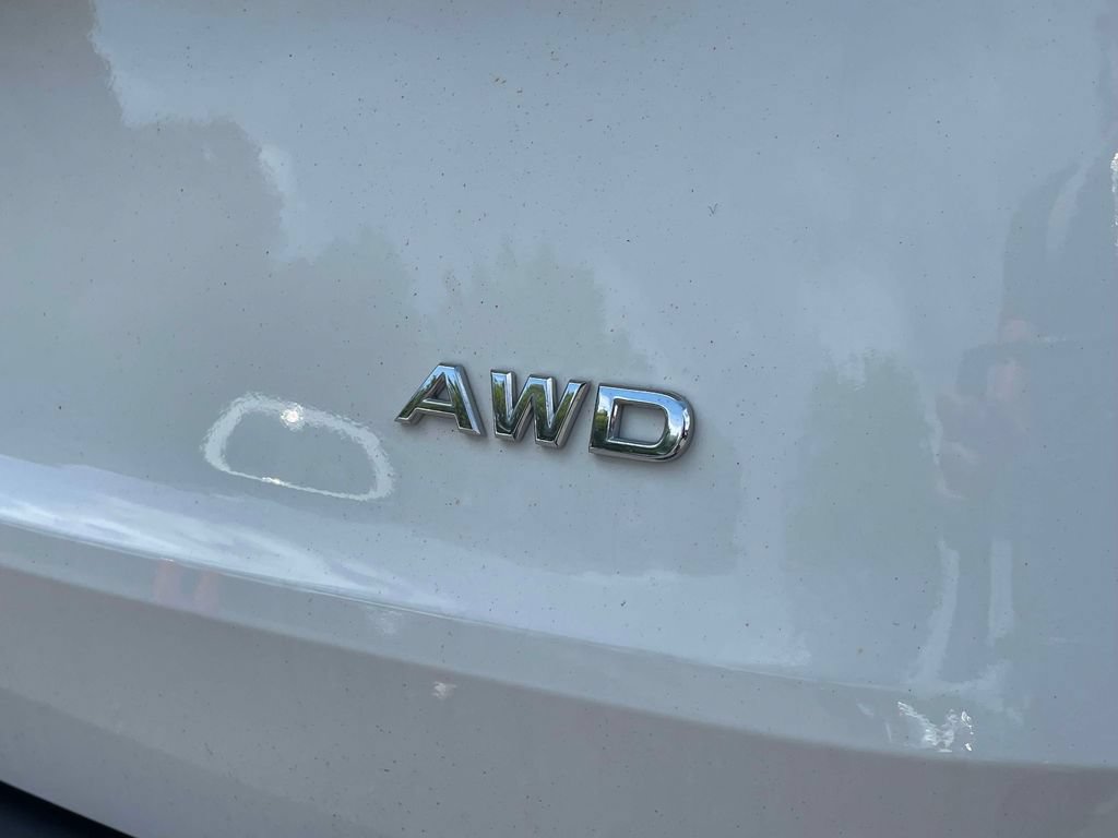Used 2023 Nissan Rogue S AWD/4WD image 9