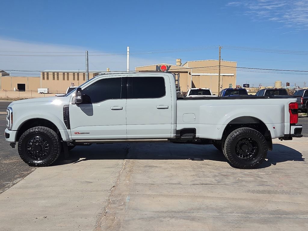 Used 2025 Ford F450 Platinum w/ FX4 Off-Road Package AWD/4WD image 2