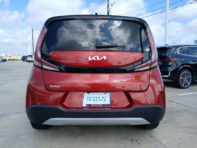 Used 2024 Kia Soul LX w/ Option Group 015 FWD image 8