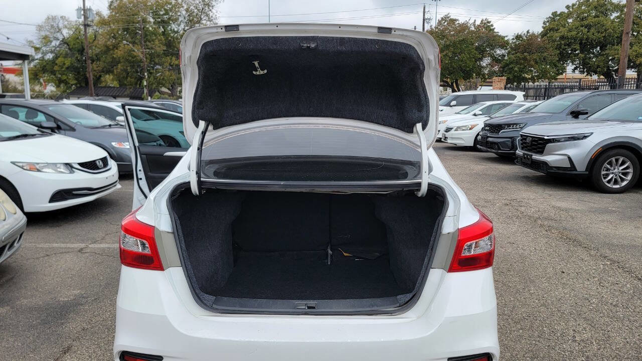 Used 2019 Nissan Sentra S w/ Appearance Package image 9