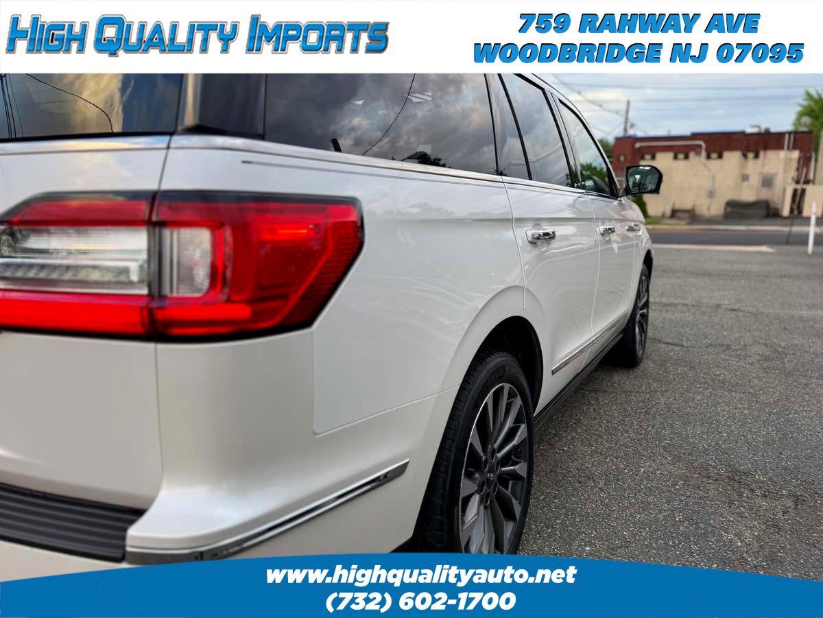 Used 2018 Lincoln Navigator Select w/ Technology Package AWD/4WD image 10