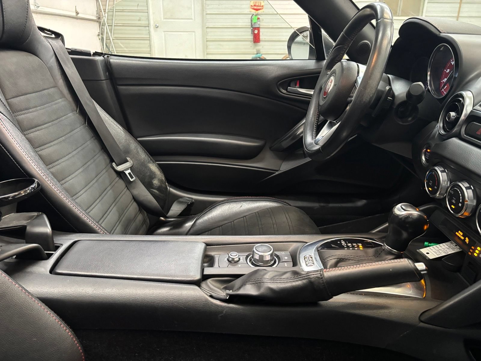 Used 2017 FIAT 124 Spider Abarth RWD image 24