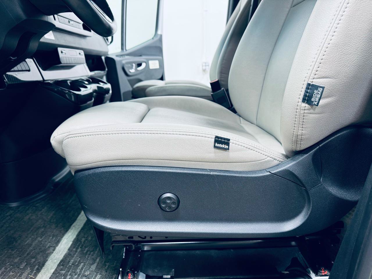 Used 2020 Mercedes-Benz Sprinter 3500 image 28