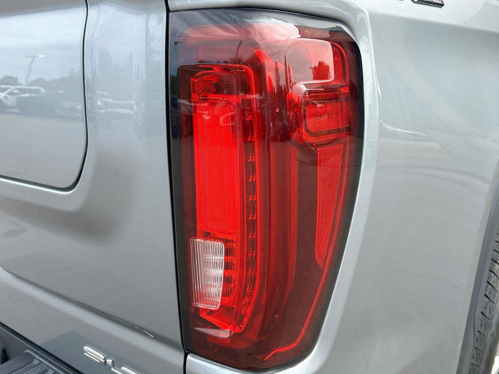 Used 2023 GMC Sierra 1500 SLT w/ SLT Premium Package AWD/4WD image 12