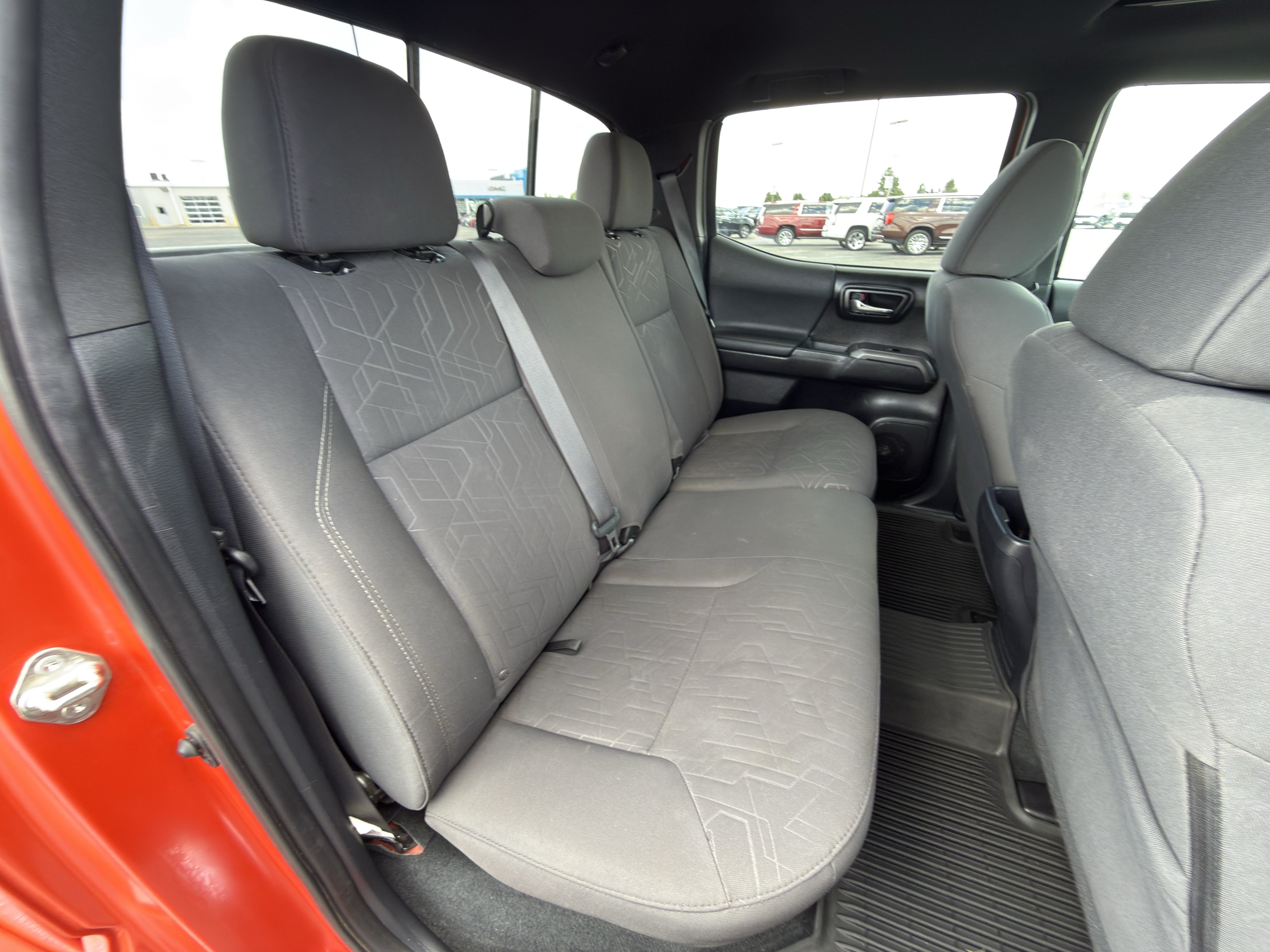 Used 2017 Toyota Tacoma TRD Sport AWD/4WD image 18