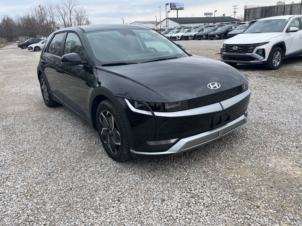 Used 2024 Hyundai Ioniq 5 SE image 1