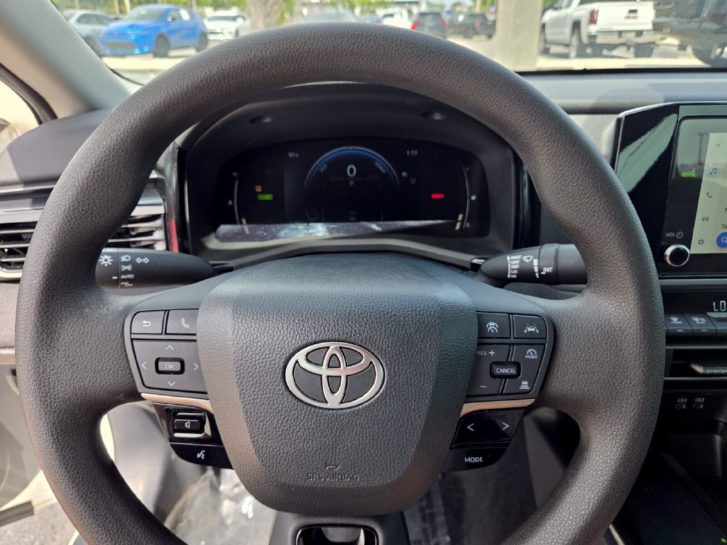 Used 2025 Toyota Camry LE FWD image 31