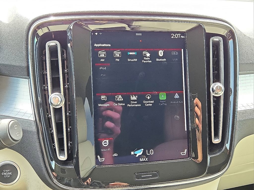 Certified 2021 Volvo XC40 T5 Momentum image 26