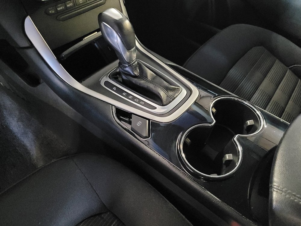 Used 2018 Ford Edge SEL image 26