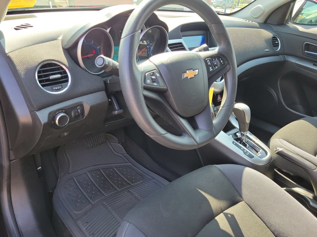 Used 2015 Chevrolet Cruze LT FWD image 21