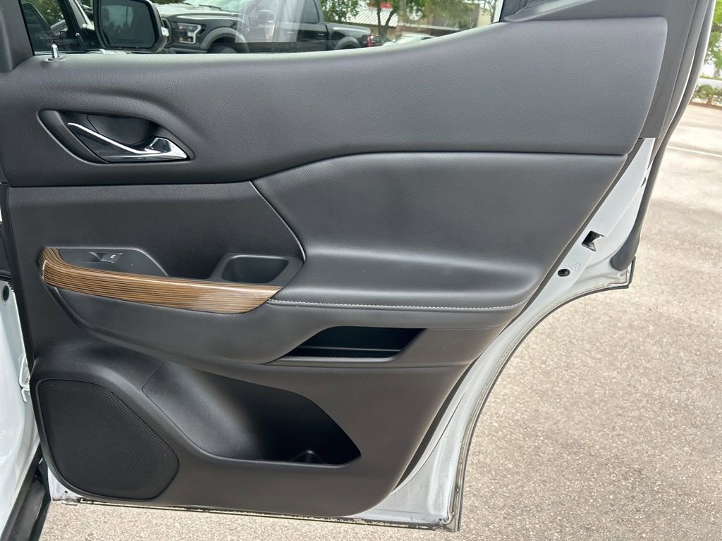 Used 2023 GMC Acadia SLE w/ Driver Convenience Package image 47