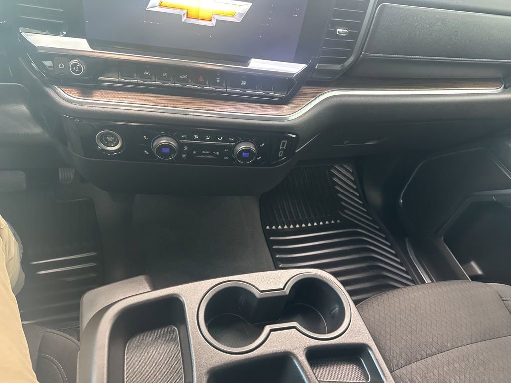 Used 2024 Chevrolet Silverado 1500 LT image 6