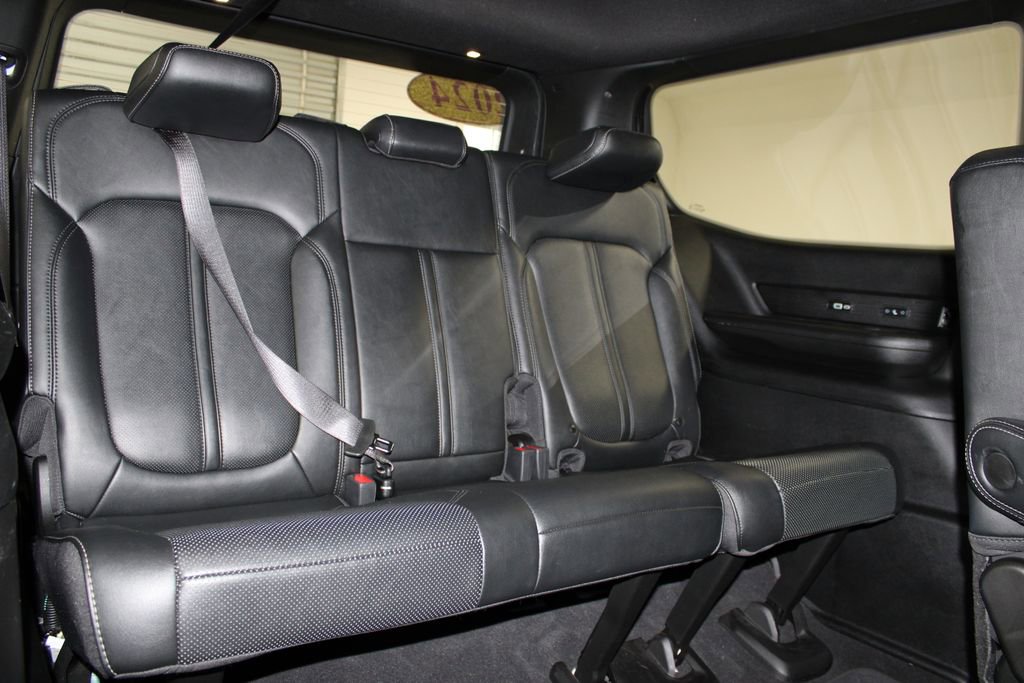 Used 2024 Jeep Wagoneer Series III image 35