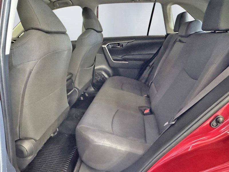 Used 2019 Toyota RAV4 LE w/ Carpet Mat Package AWD/4WD image 17