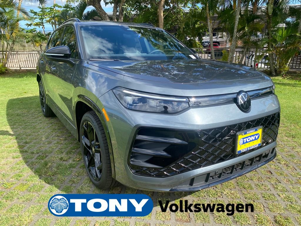 New 2026 Volkswagen Tiguan SE R-Line FWD image 1
