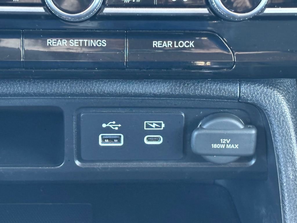 Used 2025 Honda Pilot EX-L image 16