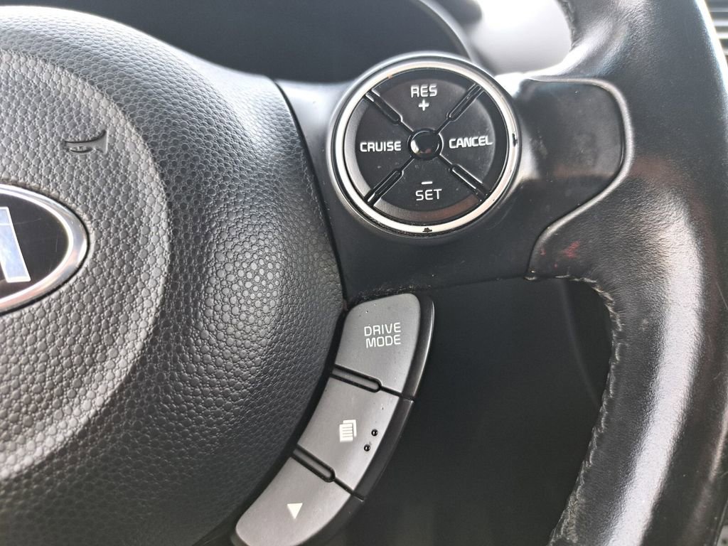 Used 2017 Kia Soul + image 13