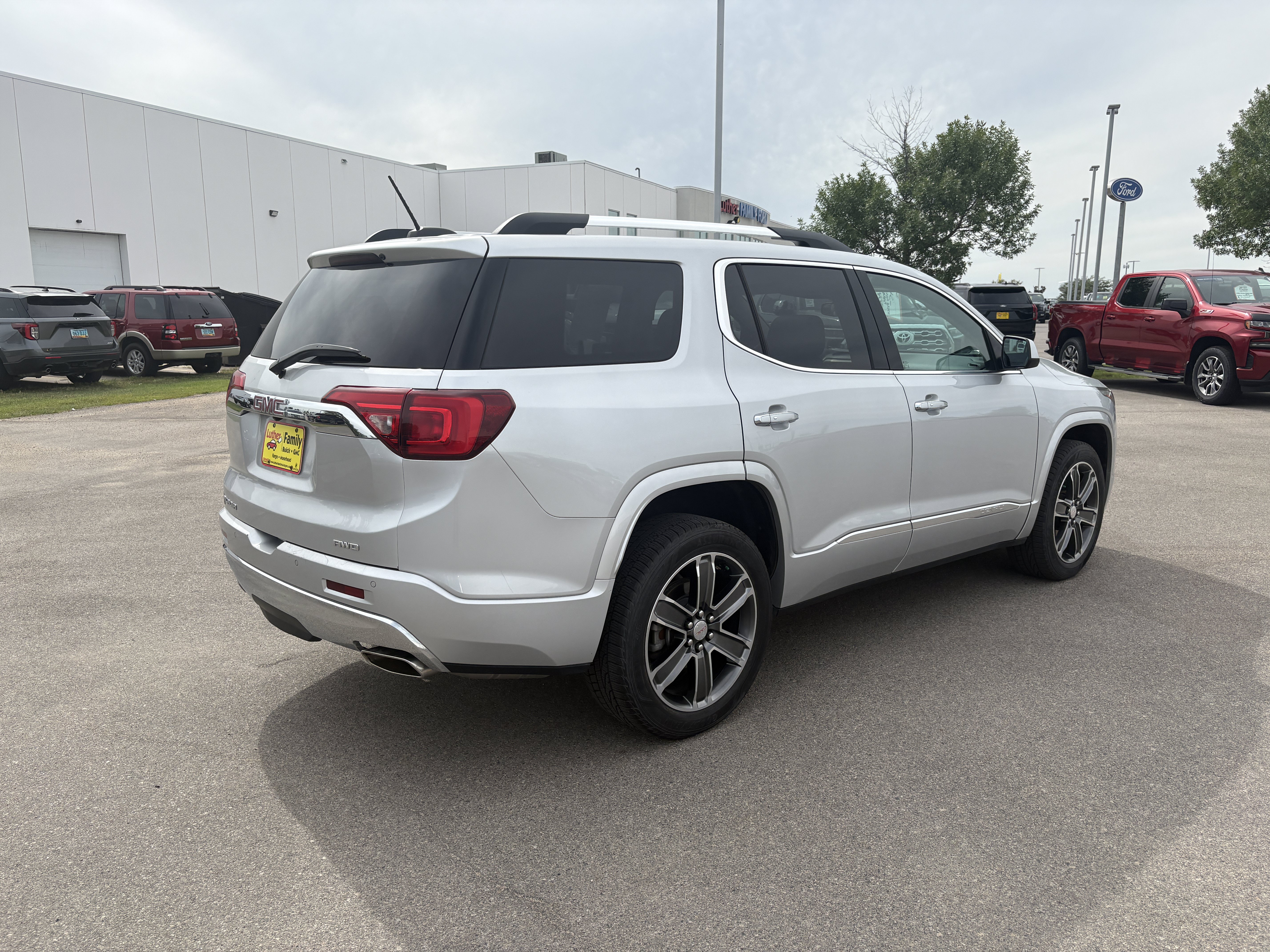 Used 2018 GMC Acadia Denali AWD/4WD image 6