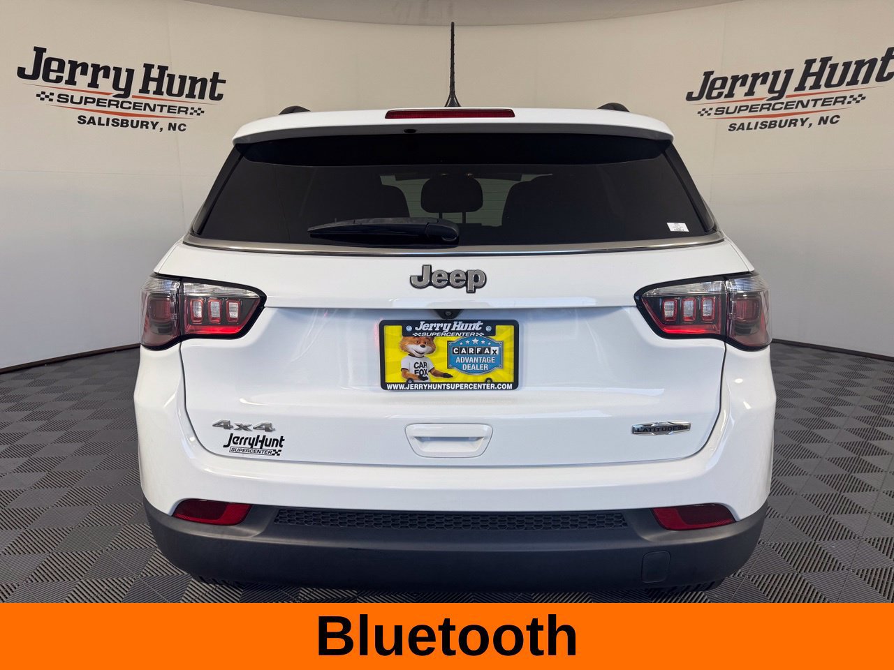 Used 2023 Jeep Compass Latitude w/ Sun and Sound Group AWD/4WD image 8