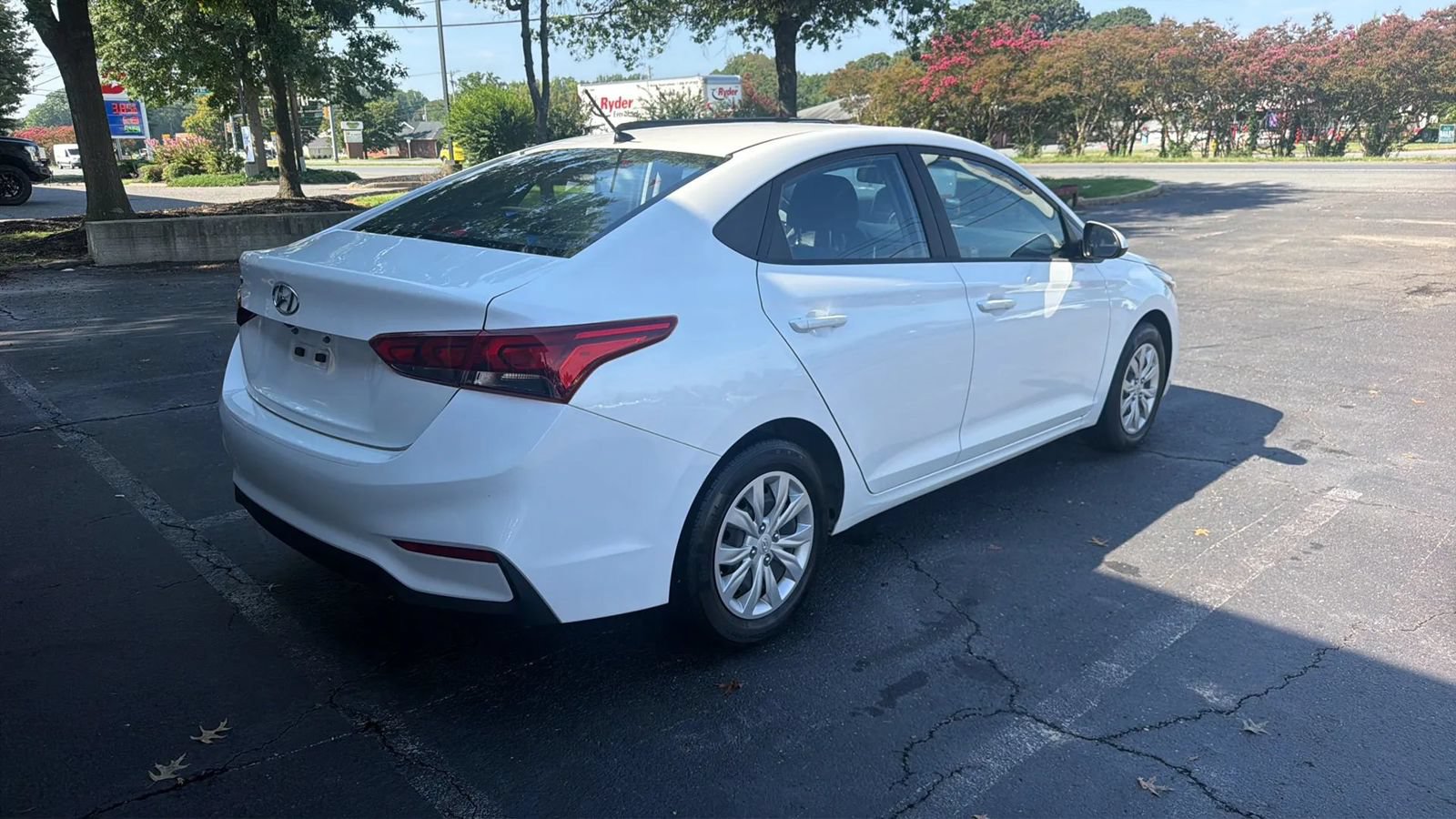 Used 2020 Hyundai Accent SE FWD image 6