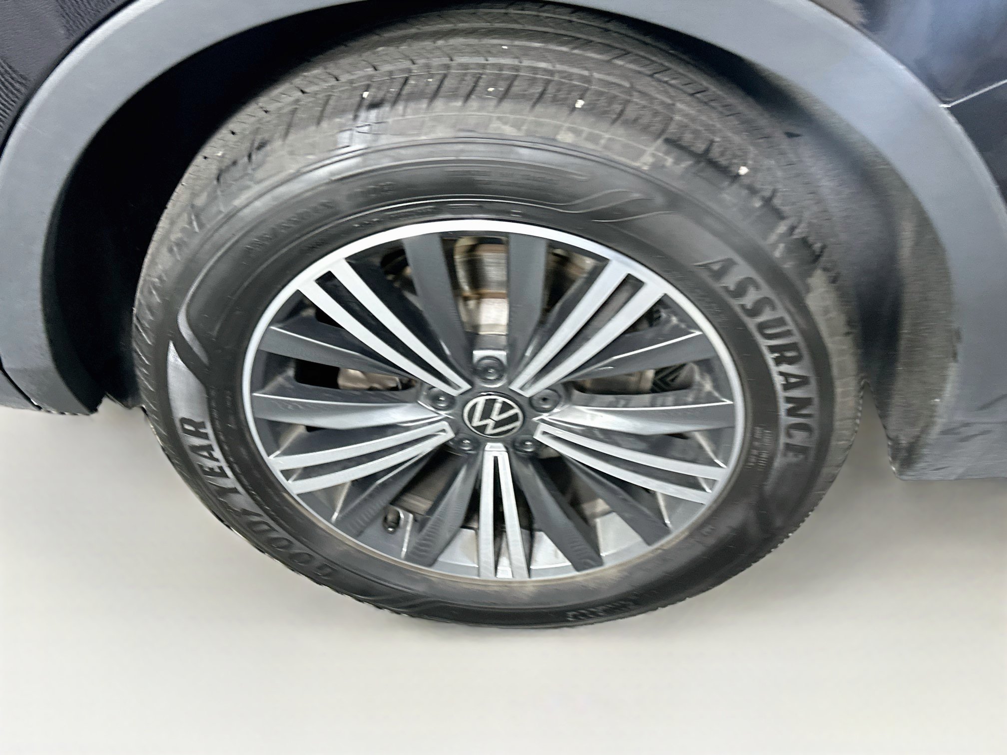 Used 2024 Volkswagen Tiguan Wolfsburg Edition FWD image 11