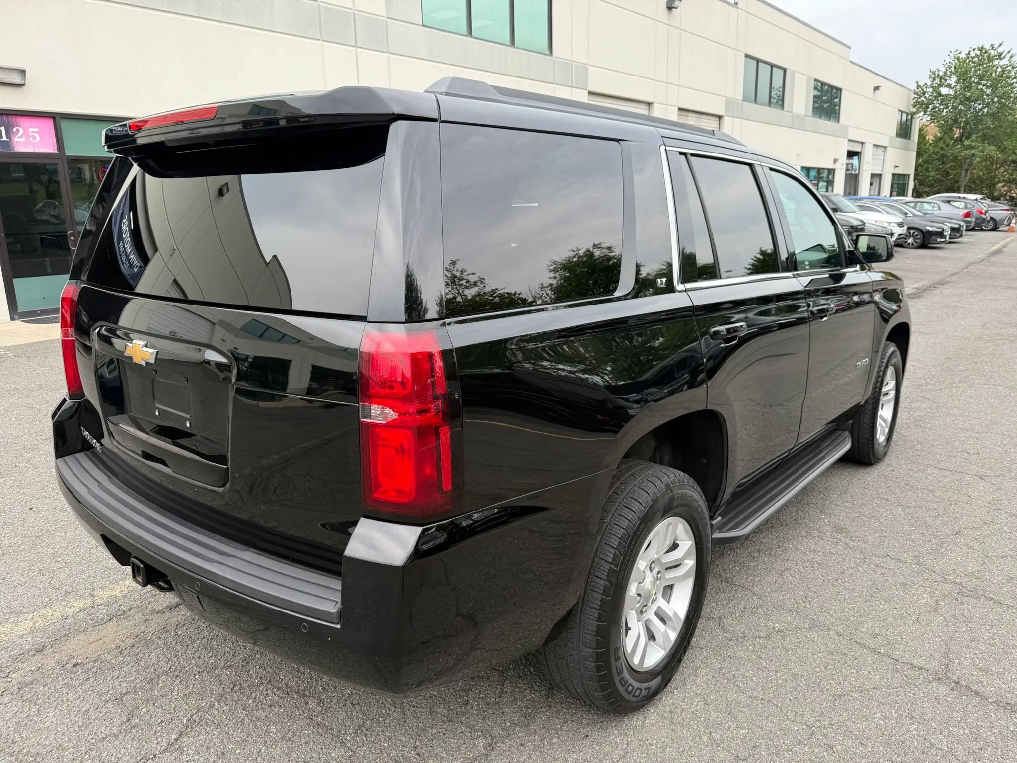 Used 2018 Chevrolet Tahoe LT AWD/4WD image 4