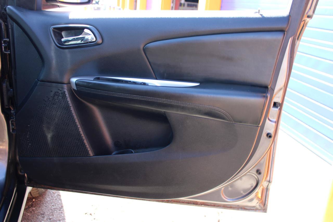Used 2016 Dodge Journey SXT w/ Comfort/Convenience Group FWD image 42